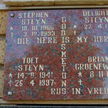 STEYN :: GROENEWALD