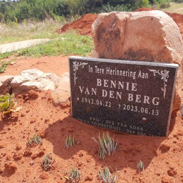 BERG Bennie, van den 1942-2023