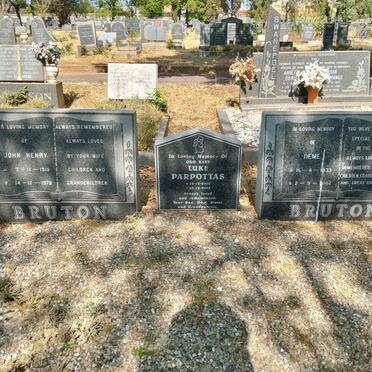 BRUTON John Henry 1919-1979 & Deme 1933-2002 :: PARPOTTAS Luke 2002-2002