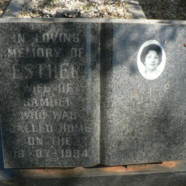 BEUKES Samuel -1983 & Esther -1994 _3