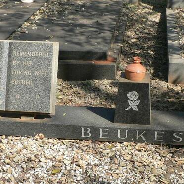 BEUKES Samuel -1983 &amp; Esther -1994