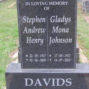 DAVIDS Stephen Andrew Henry 1917-2009 &amp; Gladys Mona Johnson 1917-2010