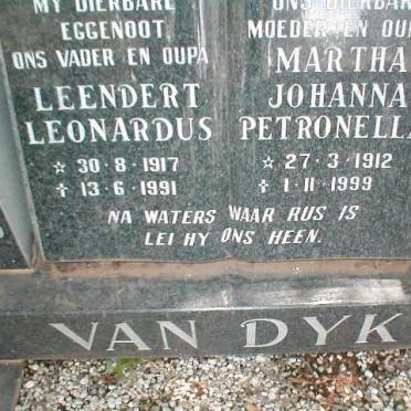 DYK Leendert Leonardus, van 1917-1991 &amp; Martha Johanna Petronella 1912-1999