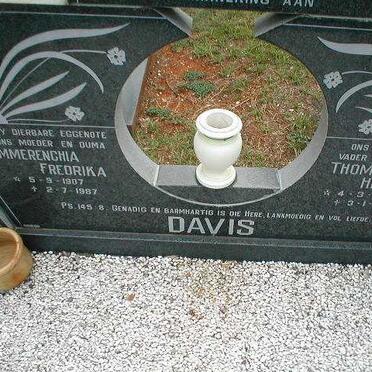 DAVIS Thomas Hendry 1909-1988 &amp; Emmerenchia Fredrika 1907-1987