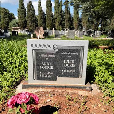 FOURIE Andy 1940-2024 & Julie 1940-