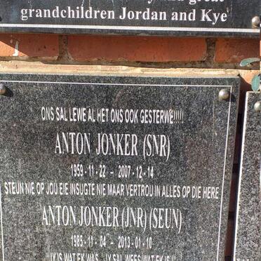 J - Vanne :: Surnames - J