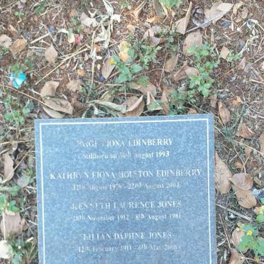 JONES Kenneth Laurence 1912-1981 & Lilian Daphne 1911-2006 :: EDINBERRY Paige Fiona 1993-1993 :: EDINBERRY  Kathryn Fiona Houston 1976-2004 