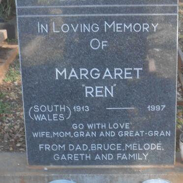 MOORE Margaret 1913-1997