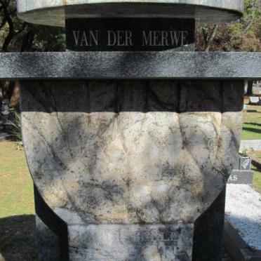 MERWE Christelle Mariette, van der 1970-1998