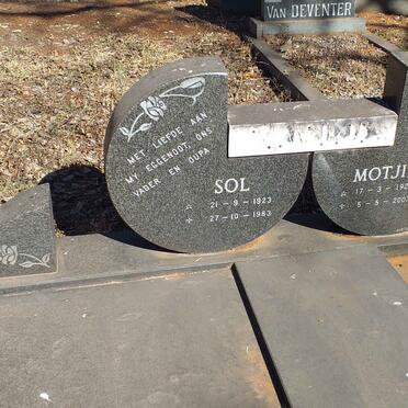 NAUDE Sol 1923-1983 & Motjie 1922-2007