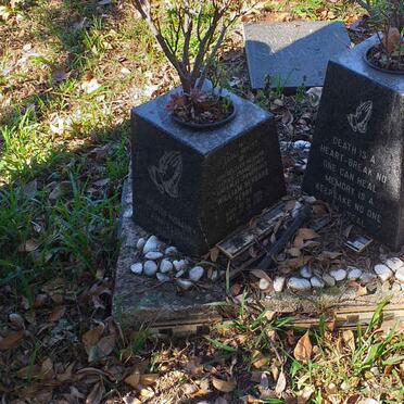 PERRY William Bernard 1922-2003 :: DILLON Gary Andrew 1965-2002 _1