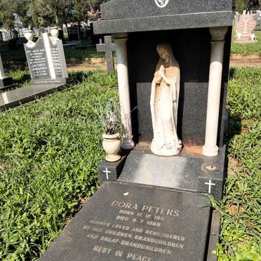 PETERS Dora 1911-1988