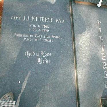 PIETERSE J.J. 1905-1979 :: PIETERSE Bertha nee DYASON :: ANGEL Barbara nee DYASON