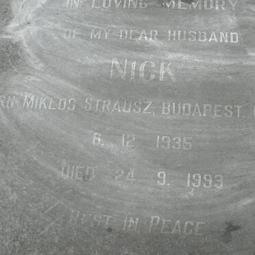 STRAUSS Nick 1935-1993 _2