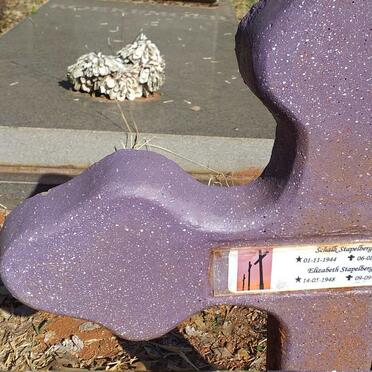 STAPELBERG Schalk 1944-2022 & Elizabeth 1948-2023