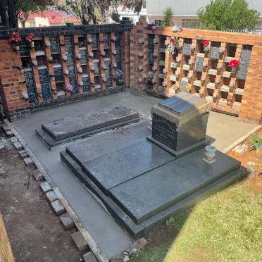 Gauteng, Germiston, ELSBURG, Elsburg NG Gemeente, Gedenkmuur