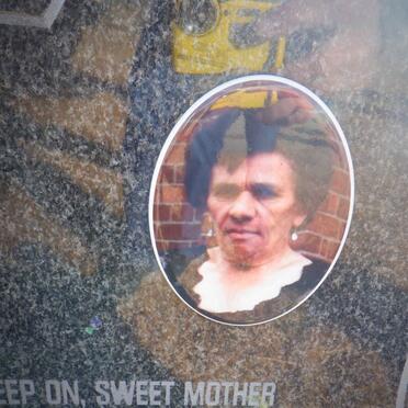 GONÇALVES Manuel 1938-1995 &amp; Maria Lucilla de Barros 1937-2015 :: GONÇALVES Cindy 1989-2007