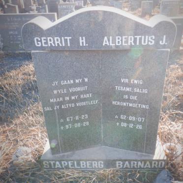 STAPELBERG Gerrit H. 1967-1997 :: BARNARD Albertus J. 1962-2008