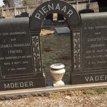 PIENAAR Christoffel Johannes 1891-1951 &amp; Elizabeth Magdalena voorheen PORTER nee HANDFORD 1888-1058