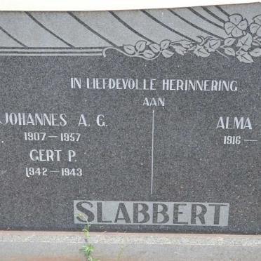 SLABBERT Johannes A.G. 1907-1957 &amp; Alma C.E. 1916-1952 :: SLABBERT Gert P. 1942-1943