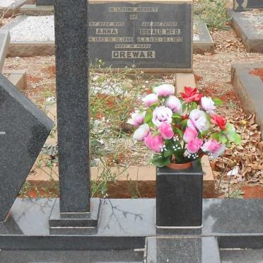 SWANEPOEL Hendrik Jacobus 1933-2011 &amp; Marianne 1939-