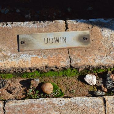 U - Surnames :: Vanne - U