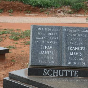 SCHUTTE Thom Daniel 1922-1988 &amp; Frances Mavis 1922-2002