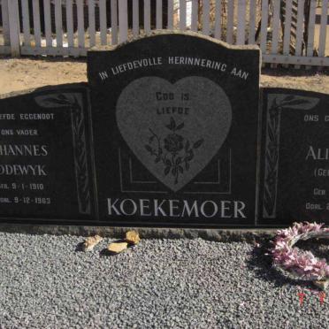 KOEKEMOER Johannes Lodewyk 1910-1983 &amp; Alice P.M. PIATER 1917-2004