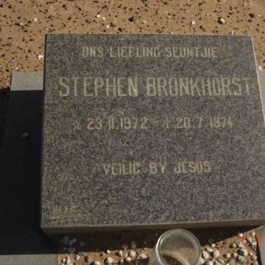 BRONKHORST Stephen 1972-1974