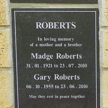 ROBERTS Gary 1955-2010 &amp; Madge 1921-2010