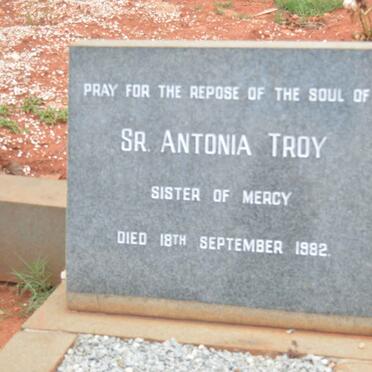 TROY Antonia -1982