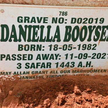 BOOYSEN Daniella 1982-2021