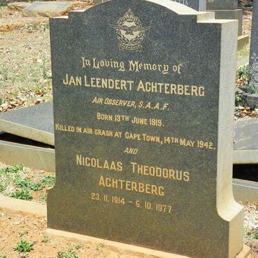 ACHTERBERG Jan Leendert 1919-1942 :: ACHTERBERG Nicolaas Theodorus 1914-1977