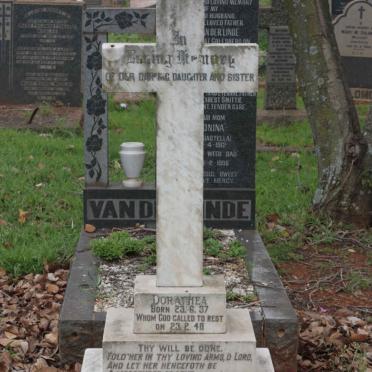 AUERSWALD Angela nee GUASTELLA 1913-1999 :: VAN DER LINDE Dorathea 1937-1948