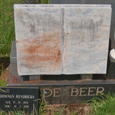 BEER Petro, de 1945-1985 :: DE BEER Donovan Hendricks 1974-1995