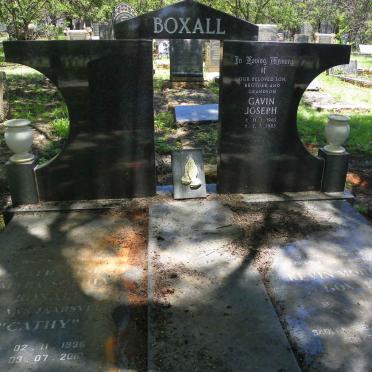 BOXALL Kevin Morgan 1928-2008 & Catherine Mary Sophia VAN JAARSVELD 1936-2010 :: BOXALL Gavin Joseph 1965-1985