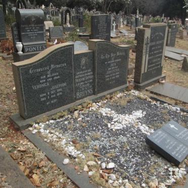 BRUYNS John Peter 1892-1959 &amp; Veronica Josephine 1895-1976