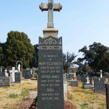 CONNOLLY Arthur James 1889-1963  &amp; Dora 1907-1963 :: CONNOLLY Mary Elizabeth 1927-1961