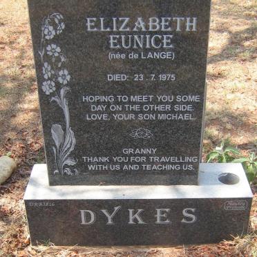 DYKES Elizabeth Eunice nee DE LANGE -1975