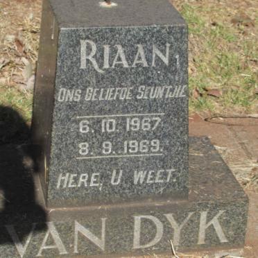 DYK Riaan, van 1967-1969