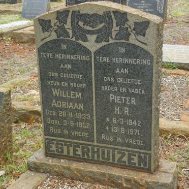 ESTERHUIZEN Willem Adriaan 1933-1952 :: ESTERHUIZEN Pieter H.R. 1942-1971