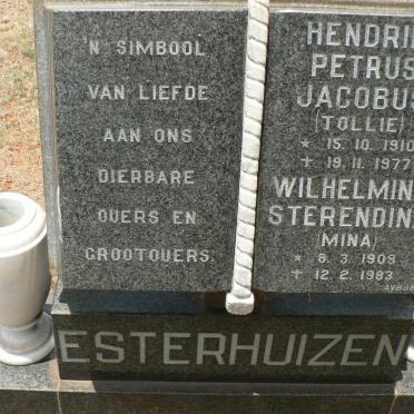 ESTERHUIZEN Hendrik Petrus Jacobus 1910-1977 &amp; Wilhelmina Sterendina 1909-1983
