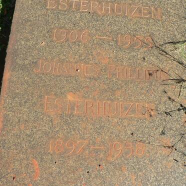 ESTERHUIZEN Johannes Phillipus 1897-1958 &amp; Doreen Antoinette 1906-1955