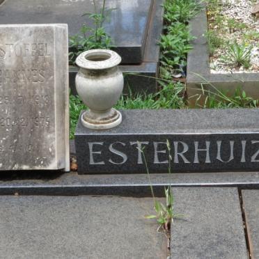 ESTERHUIZEN Christoffel Johannes 1918-1975 &amp; Susanna Zagryja 1916-1998