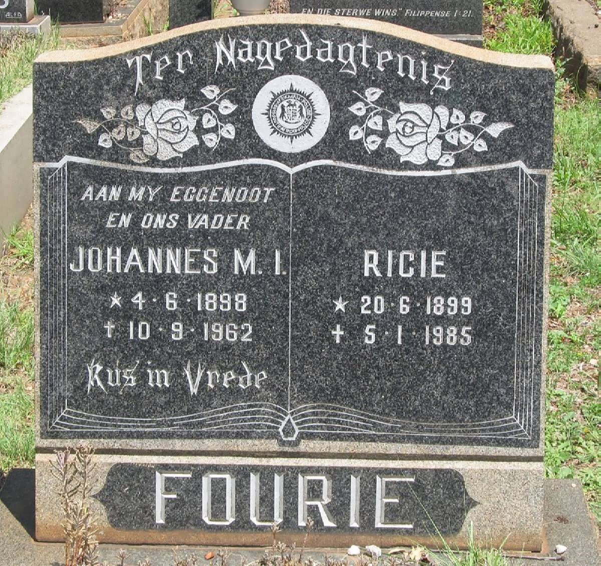 FOURIE Johannes M.I. 1898-1962 &amp; Ricie 1899-1985