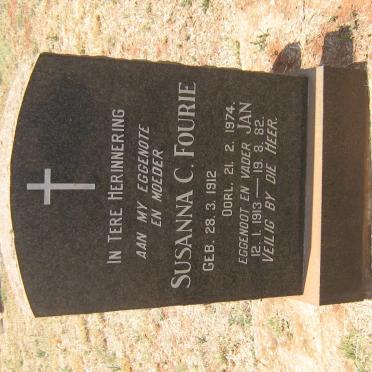 FOURIE Jan 1913-1982 &amp; Susanna C. 1912-1974