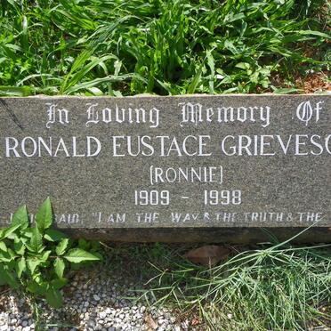 GRIEVESON Ronald Eustace 1909-1998 & Helen Elizabeth 1917-1990 :: GRIEVESON Georgina Elizabeth 1949-1960