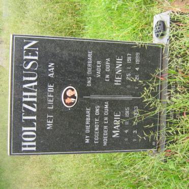 HOLTZHAUSEN Hennie 1917-1998 &amp; Marie 1915-1993