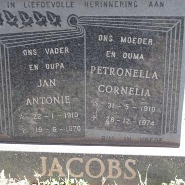 JACOBS Jan Antonie 1910-1970 &amp; Petronella Cornelia 1910-1974
