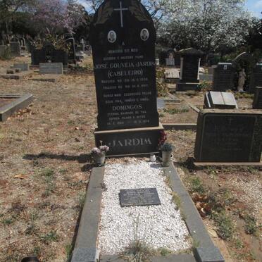 JARDIM Maria Quiteria de Gouveia 1915-1998 :: JARDIM José Gouveia 193?-1957